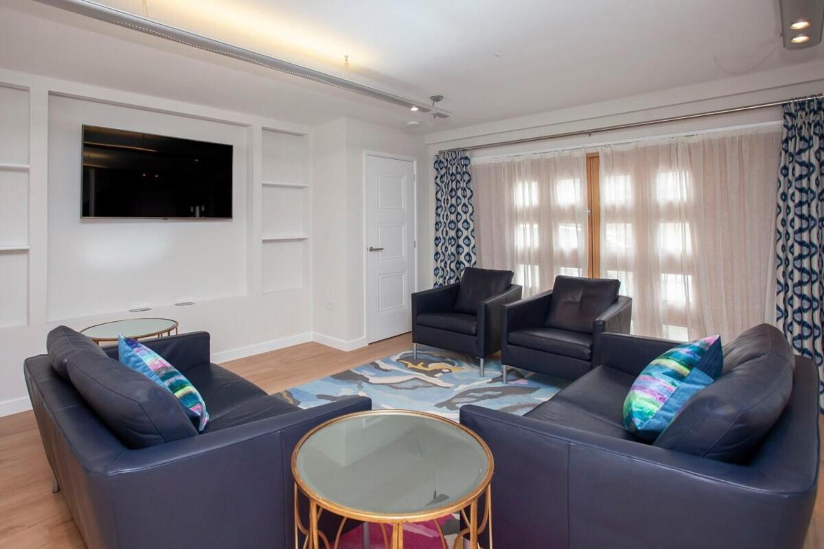 ※ Spacious Georgian Coach House & With Parking Bath Bagian luar foto