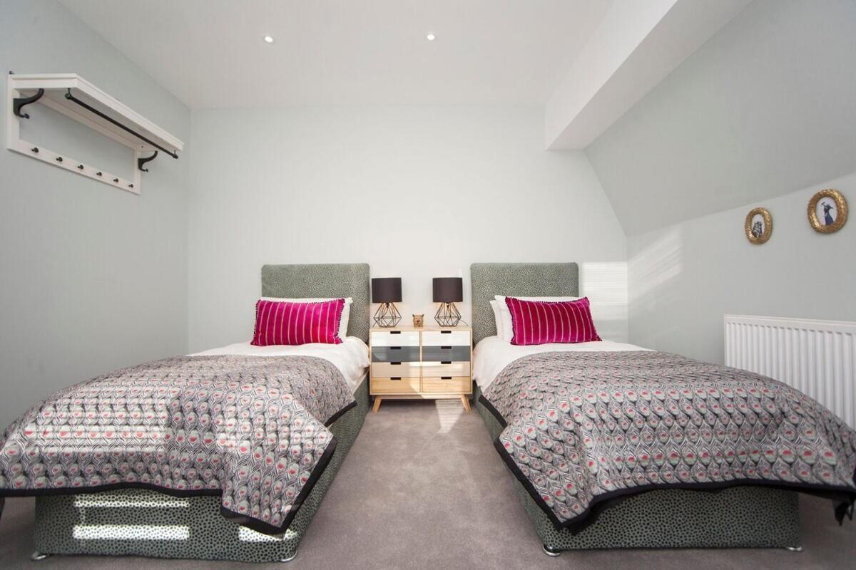 ※ Spacious Georgian Coach House & With Parking Bath Bagian luar foto