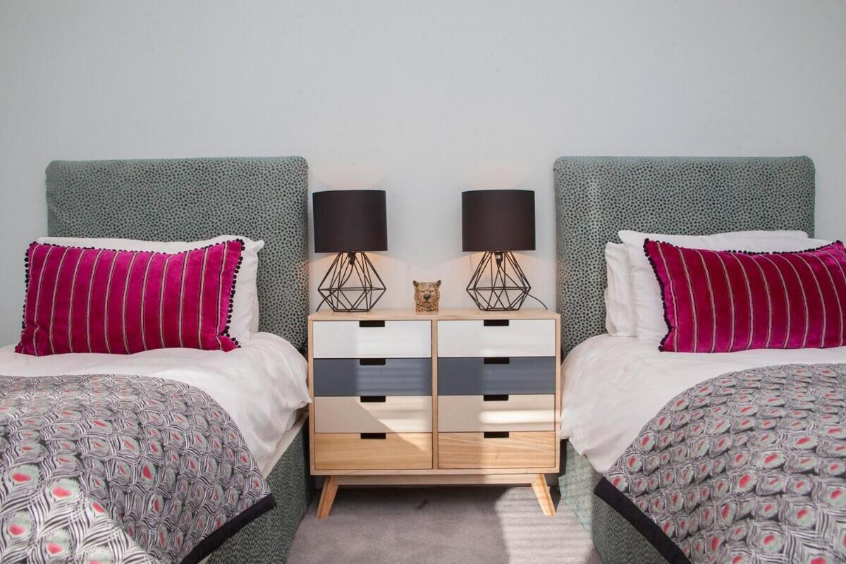 ※ Spacious Georgian Coach House & With Parking Bath Bagian luar foto